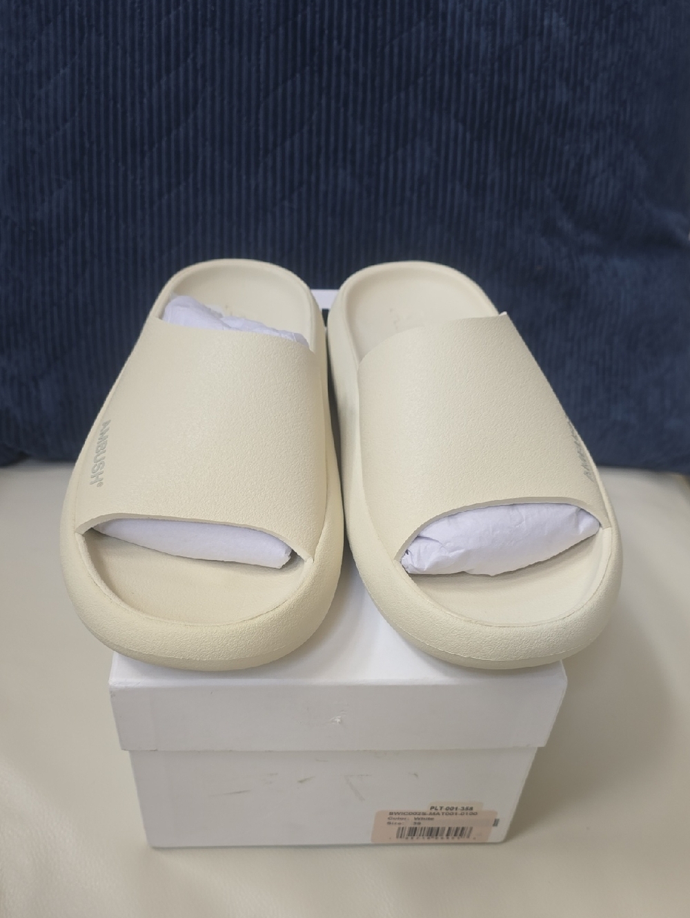 Ambush white Slides